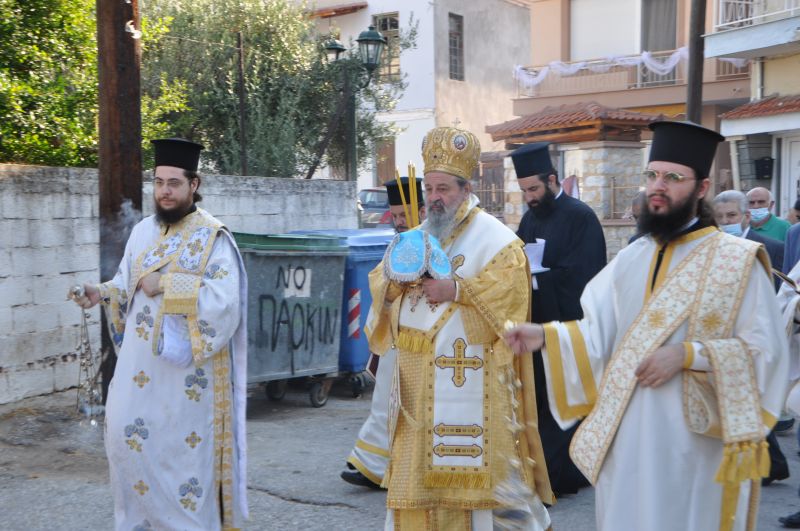 Ἐγκαίνια τοῦ Ἱεροῦ Ναοῦ τῆς Παναγίας Πετρούσης καί χειροτονία Πρεσβυτέρου